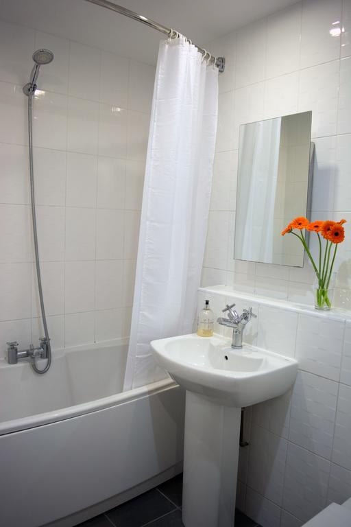 Parc Y Bryn Serviced Apartments آبيريستويث المظهر الخارجي الصورة