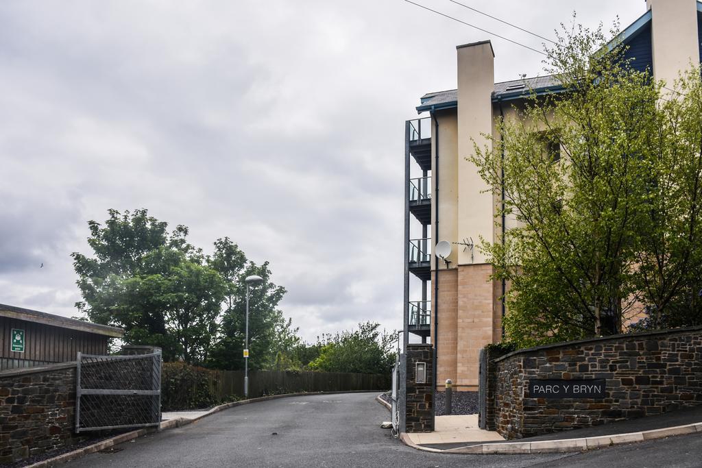 Parc Y Bryn Serviced Apartments آبيريستويث المظهر الخارجي الصورة